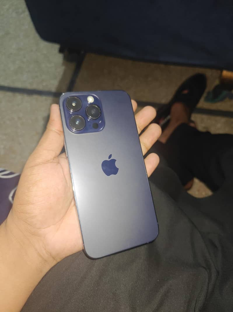 Apple iPhone 14 Pro Max 1