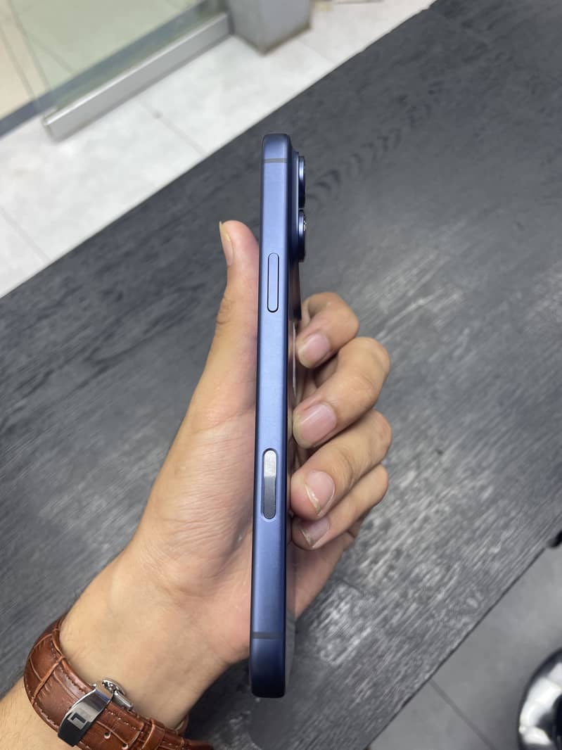 Apple iPhone 17 Pro Max 3