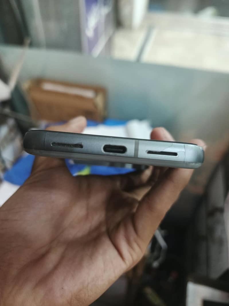 Google Pixel 8 5