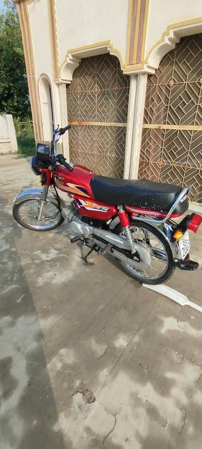 United 70cc all Punjab no urgent for sale