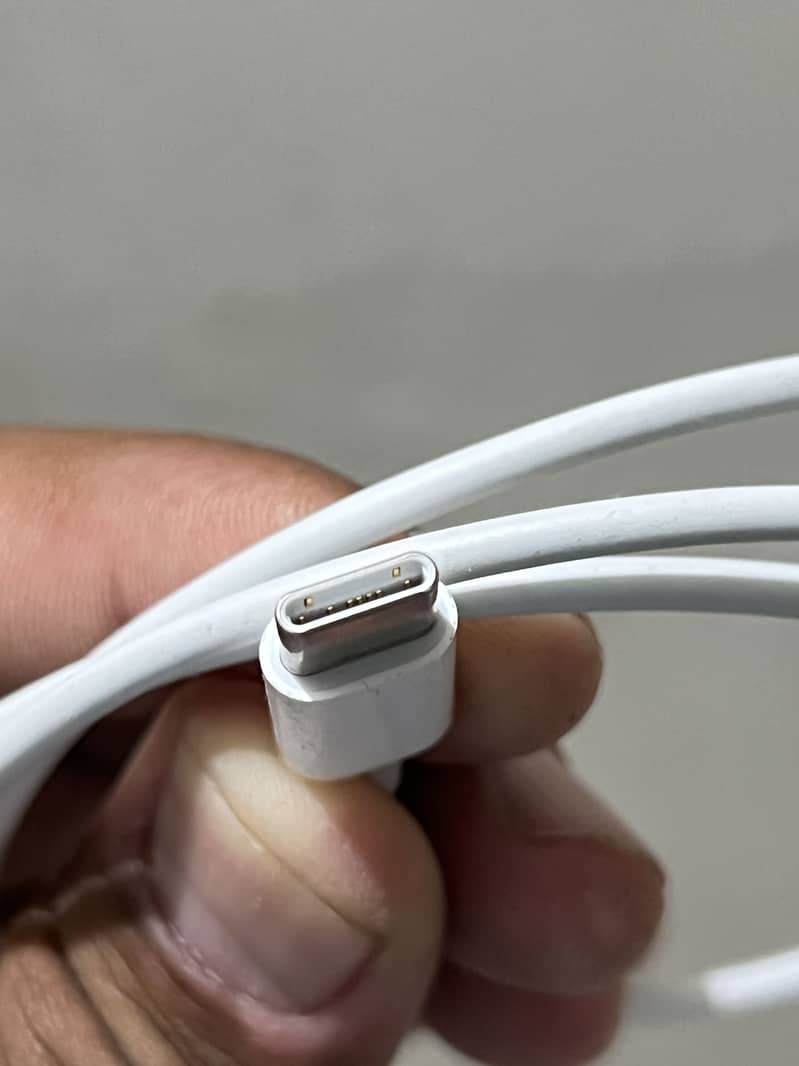 iPhone orginal data cable 1