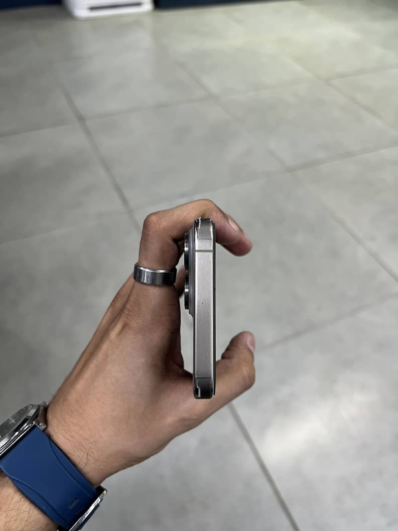 Apple iPhone 15 Pro Max 3