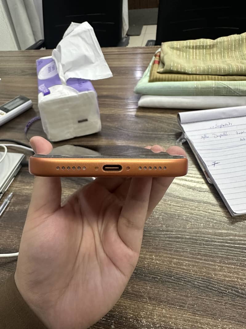Apple iPhone 17 Pro Max 4