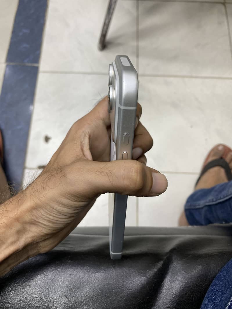 Apple iPhone 17 Pro 1