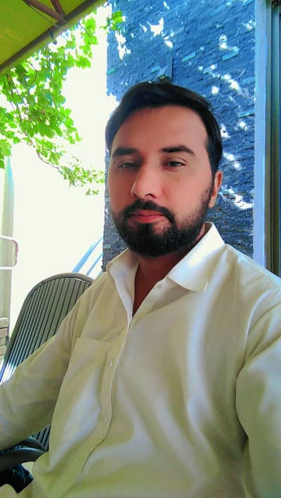 i ned a job age 30----03084410002