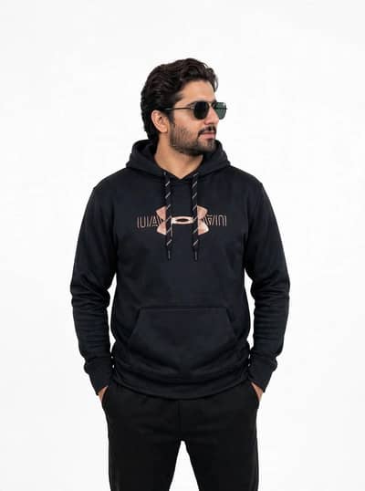 Under armour hoodie for sale. best for the mid season.