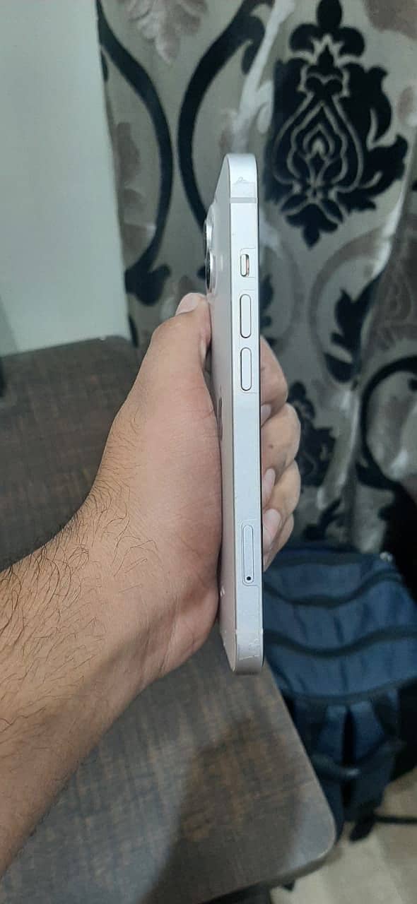 Apple iPhone 13 1