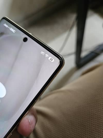 Google Pixel 7 Pro front glass crack