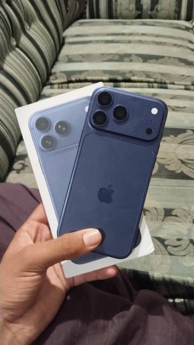 apple 17pro blue