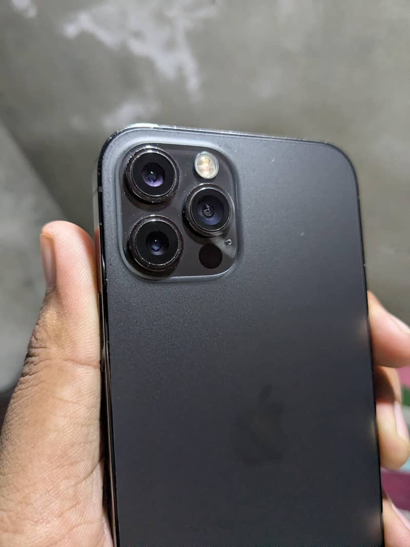Apple iPhone 12 Pro 1