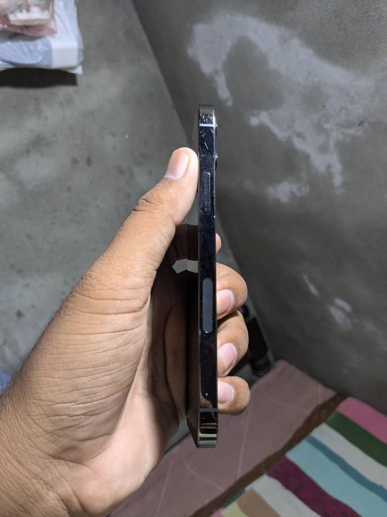 Apple iPhone 12 Pro 4
