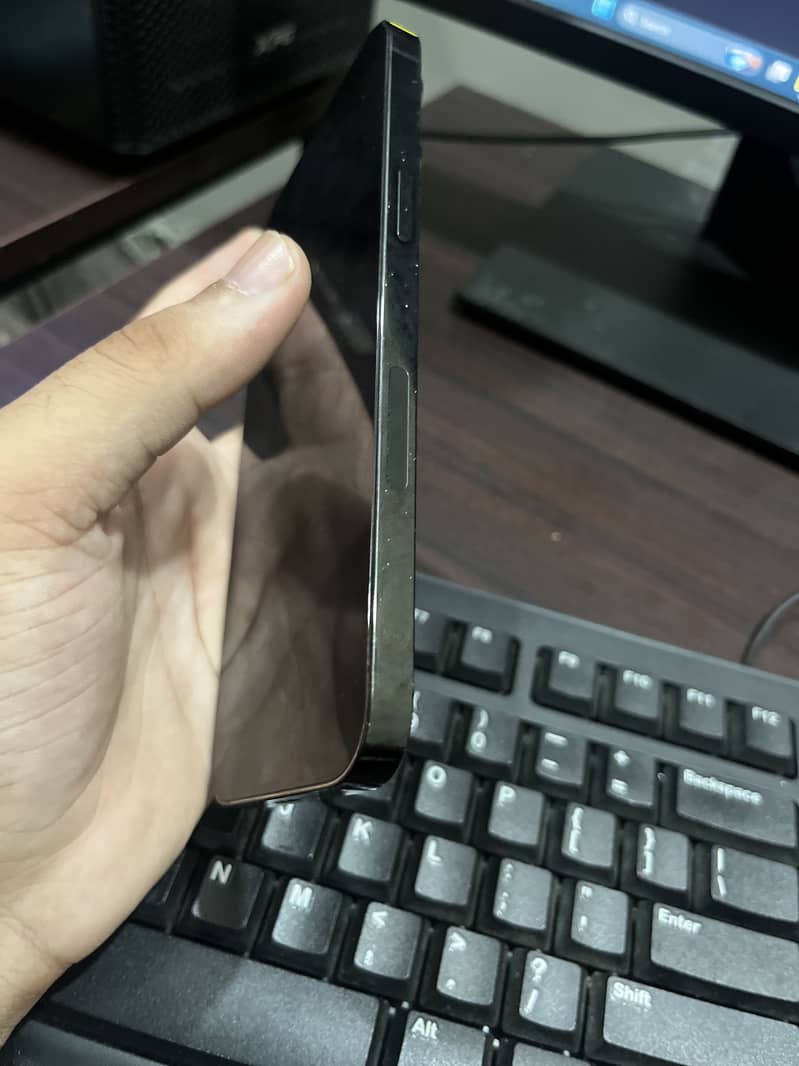 Apple iPhone 14 Pro Max 4