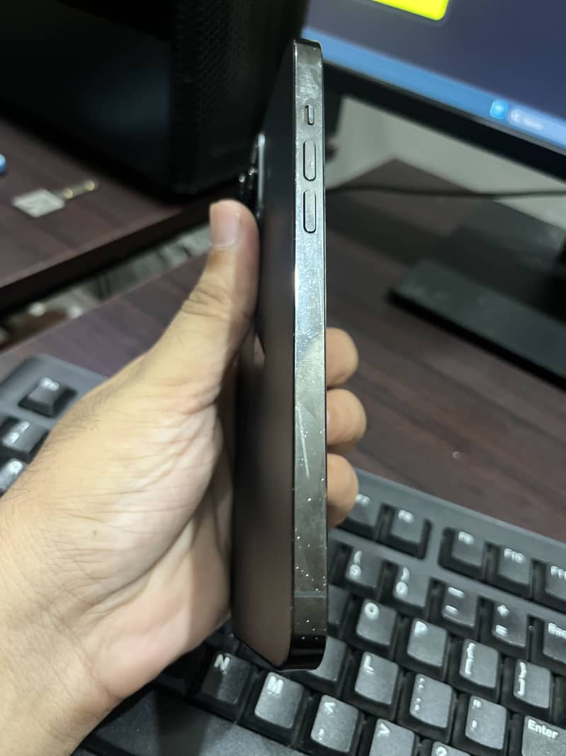 Apple iPhone 14 Pro Max 6