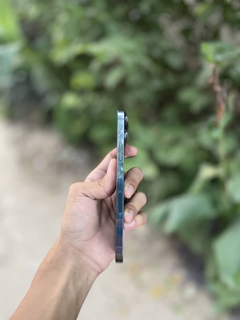 Apple iPhone 13 Pro Max 5