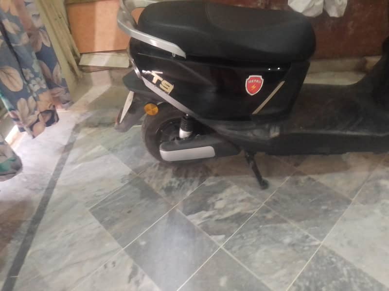 scooty 2