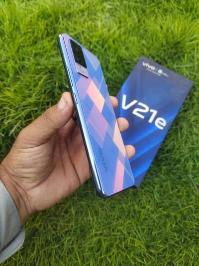 Vivo V21e 8 128  gb