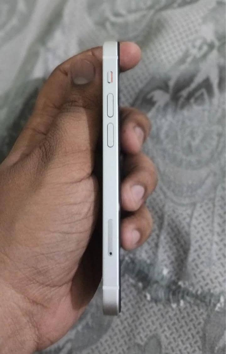 Apple iPhone 12 2
