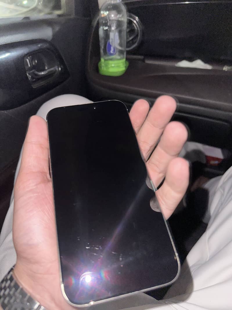 Apple iPhone 16 Pro Max 8