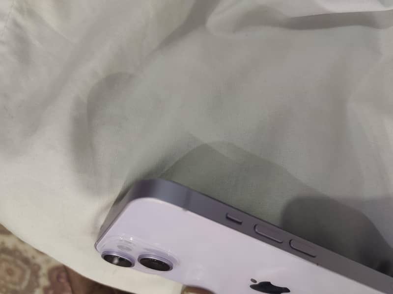 Apple iPhone 14 4