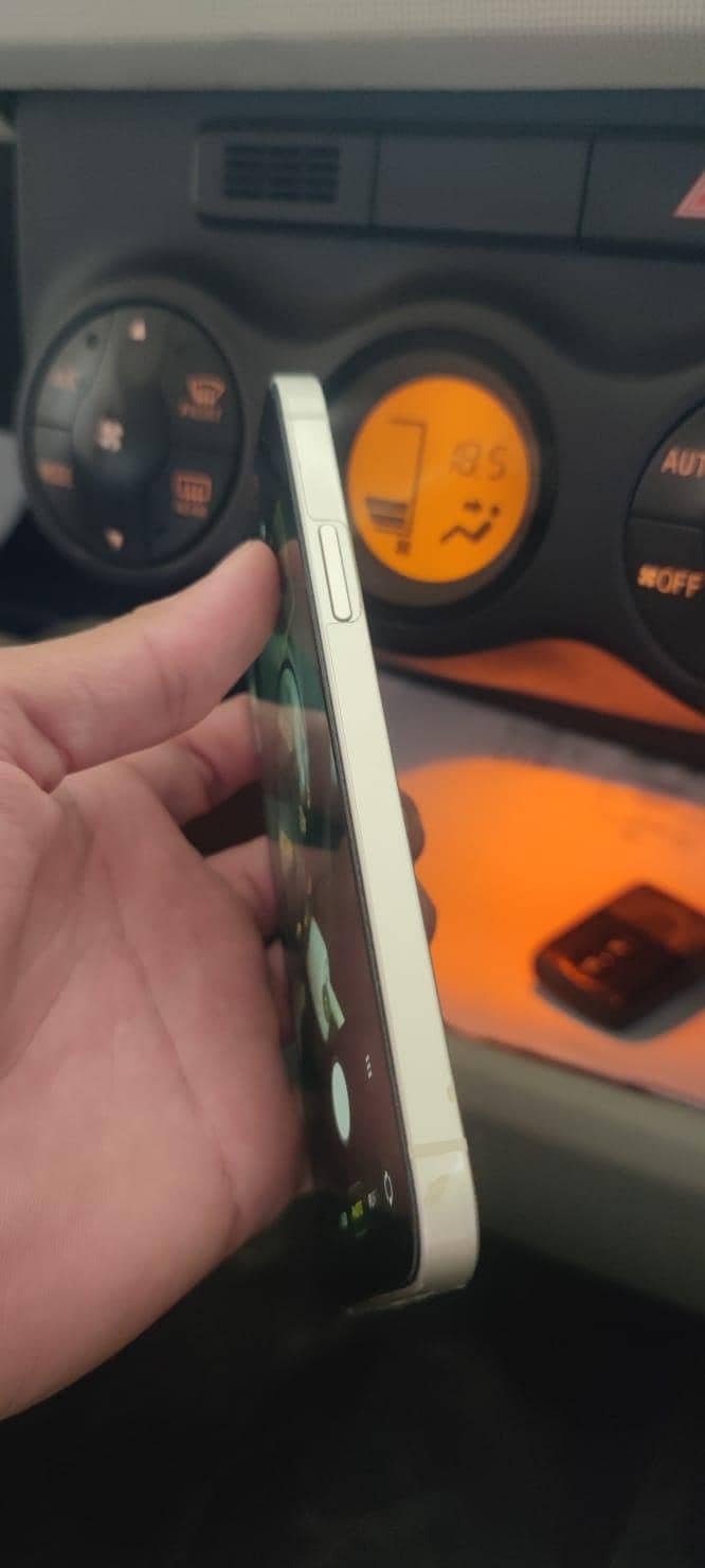 Apple iPhone 12 5