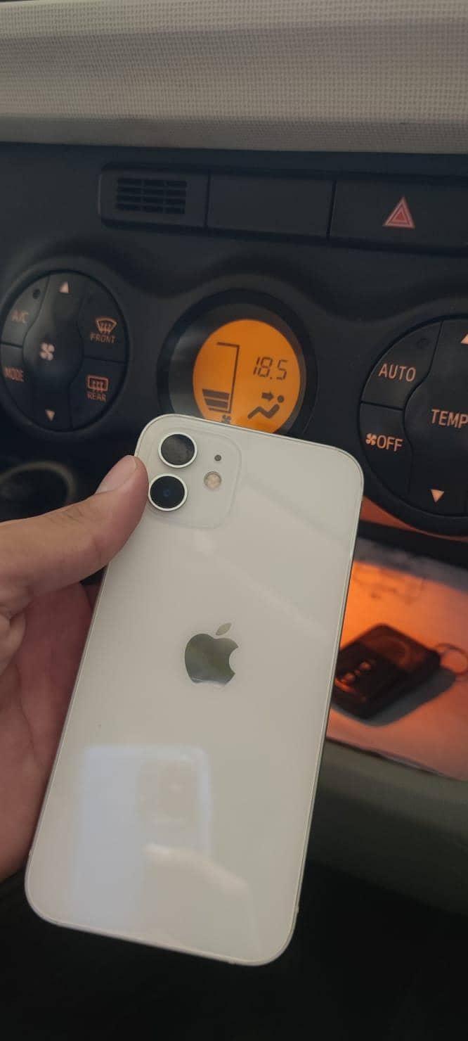 Apple iPhone 12 7