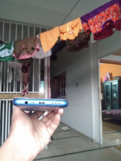 Realme C12.3. . 32 box ke sath urgent sell just betry chenj