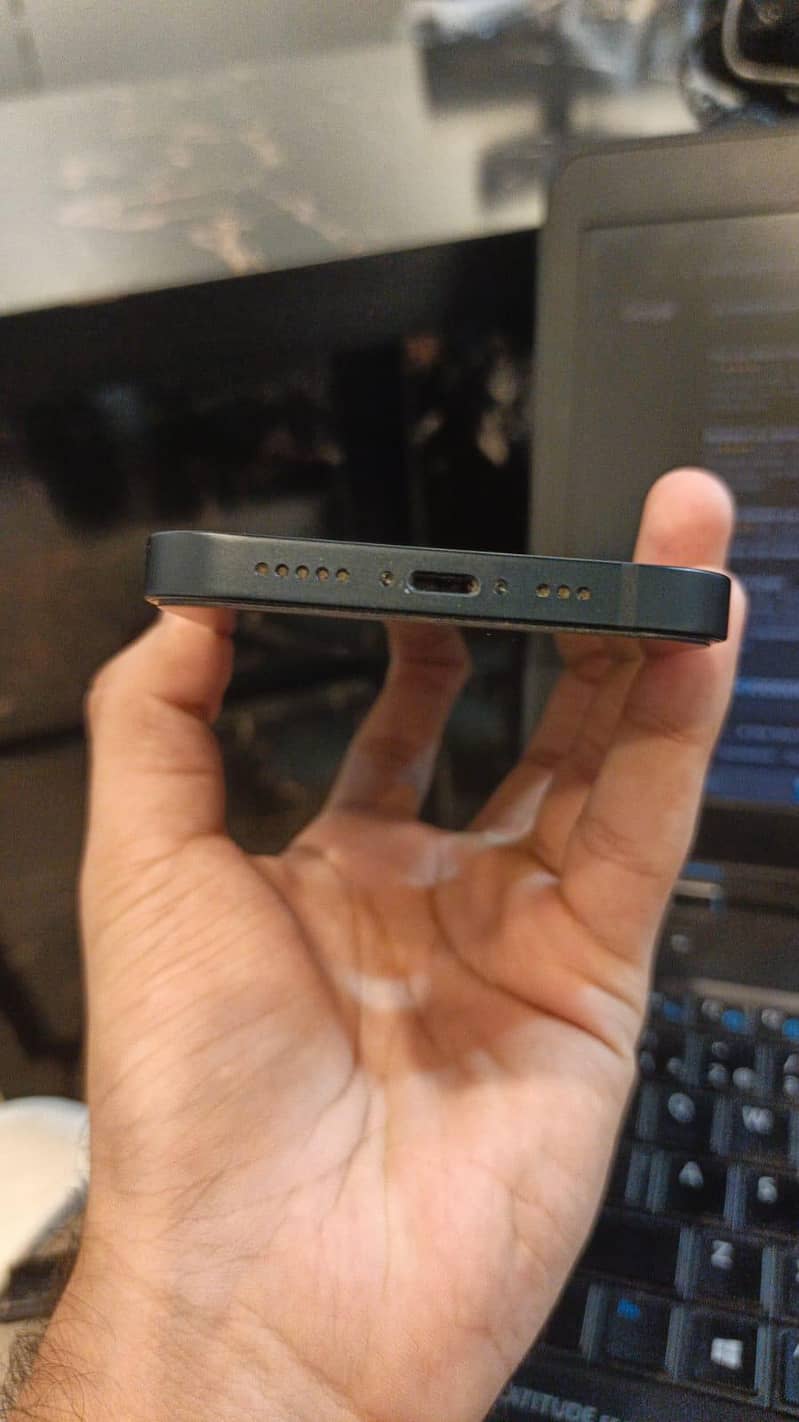 iPhone 14 3