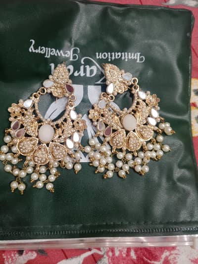 Beautiful Kundan jewellery set for sale