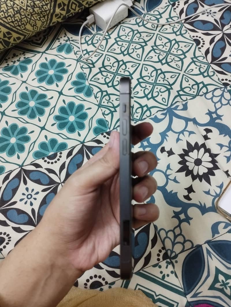Apple iPhone 12 Pro 1