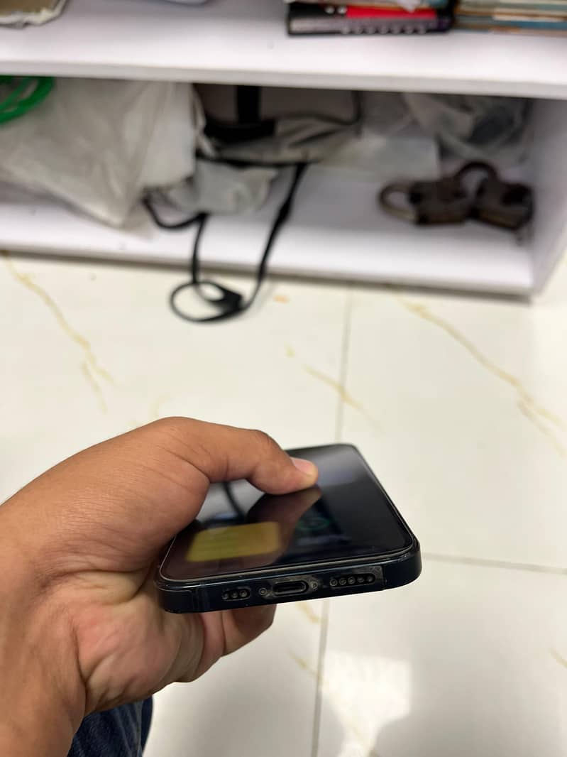 Apple iPhone 13 4
