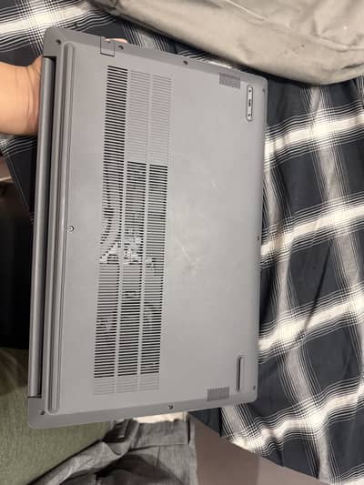 Lenovo LOQ 15IAX9E