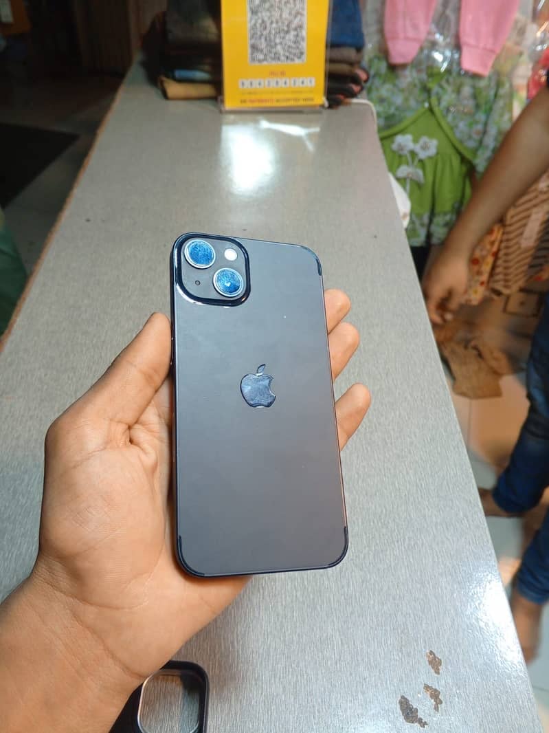Apple iPhone 13 0