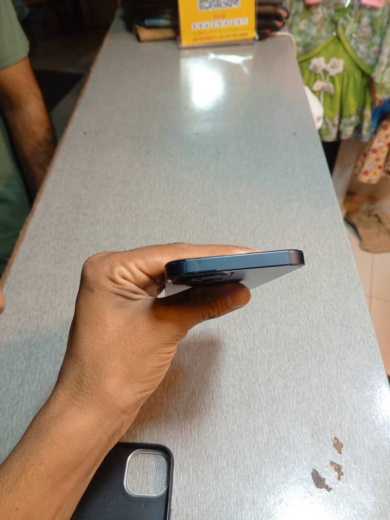 Apple iPhone 13 3