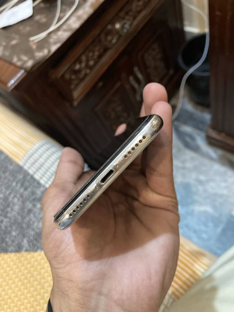 Apple iPhone X 6