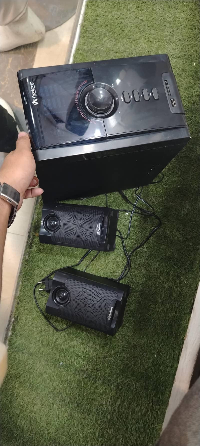 Max 550 plus wireless speaker 1