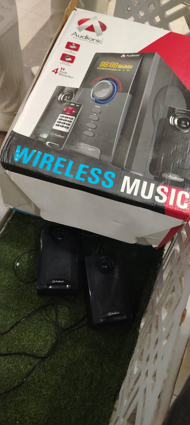 Max 550 plus wireless speaker 4