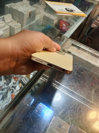 Infinix Hot 40i