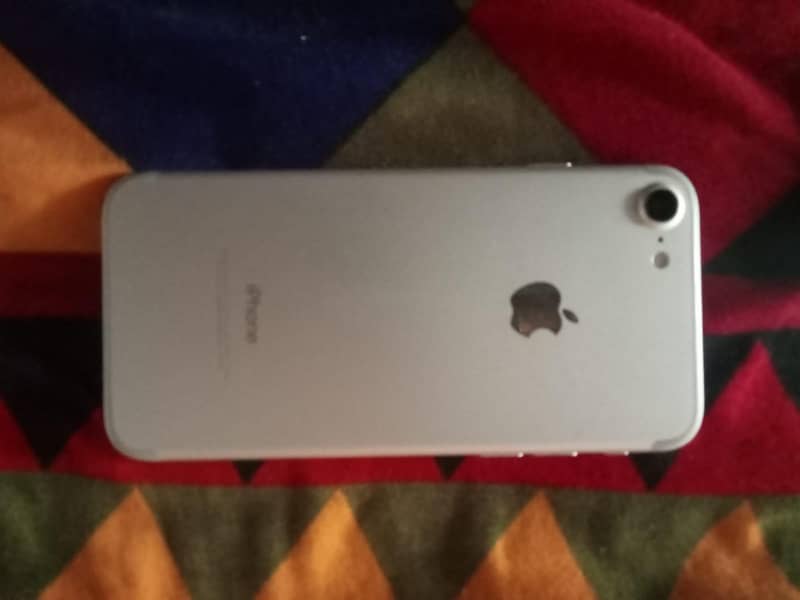 Apple iPhone 7 1