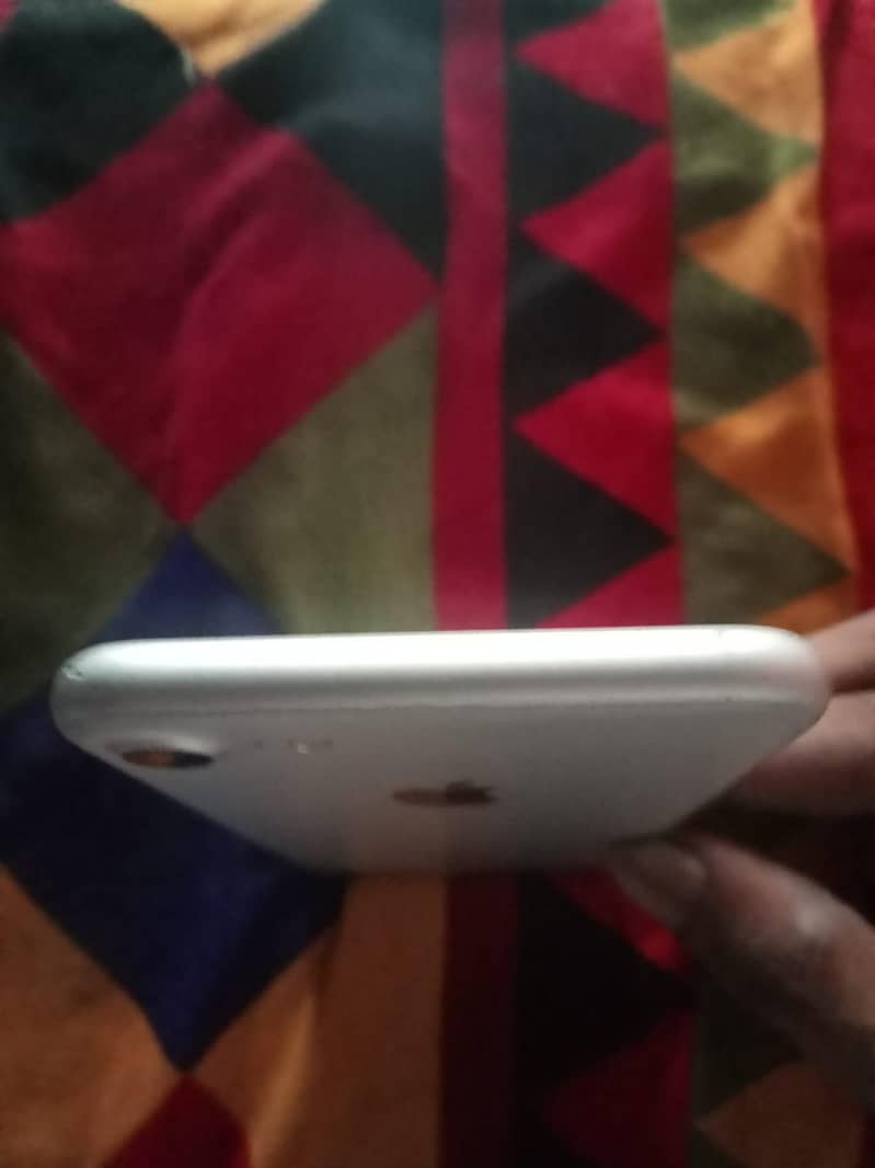 Apple iPhone 7 2