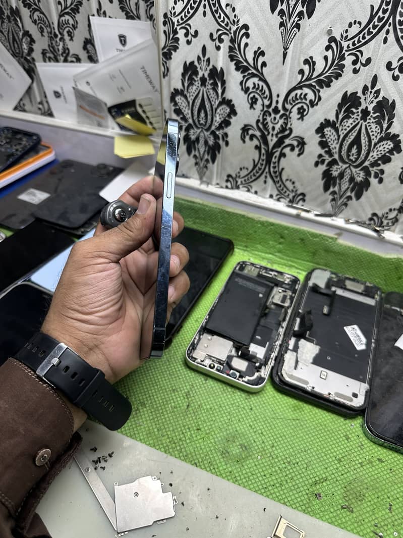 Apple iPhone 12 Pro Max 1