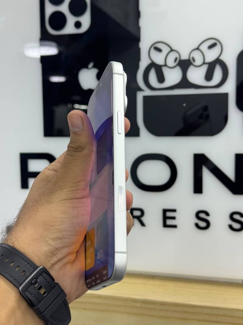 Apple iPhone 17 Pro Max 1