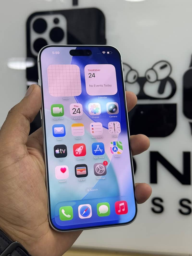 Apple iPhone 17 Pro Max 4