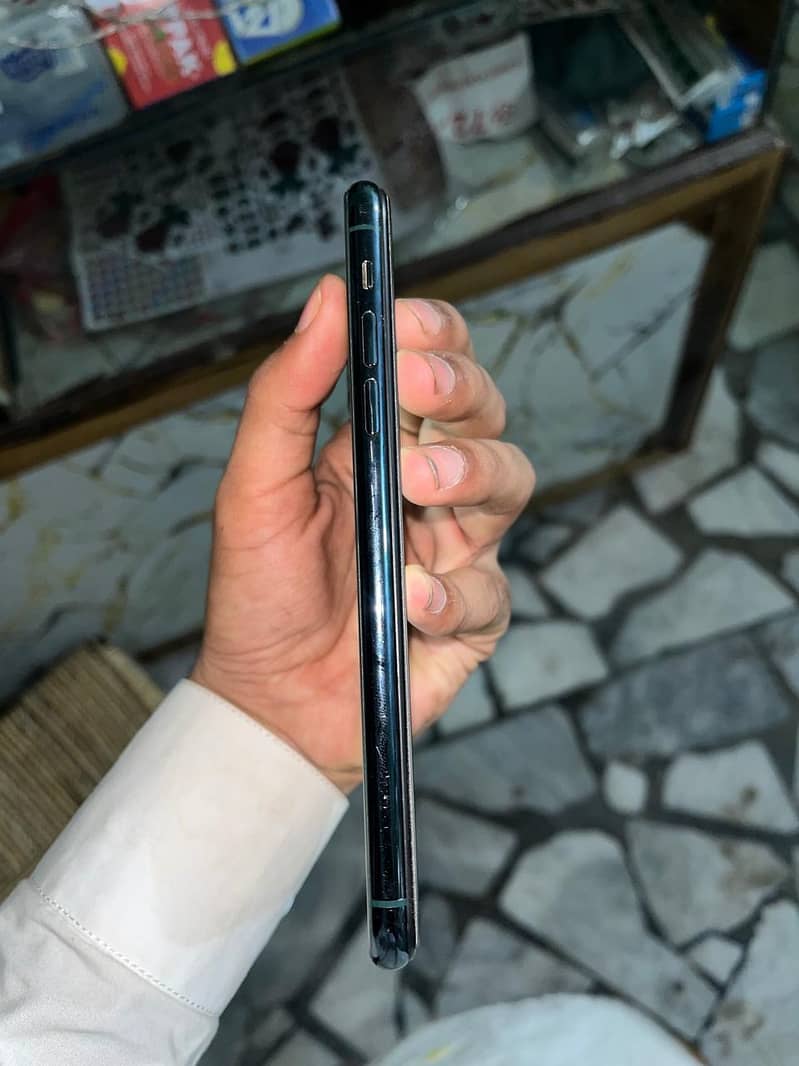 Apple iPhone 11 Pro Max 3