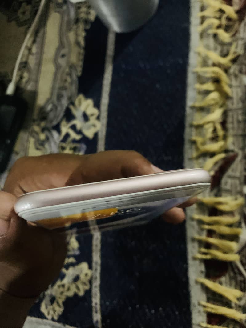 Apple iPhone 7 Plus 1