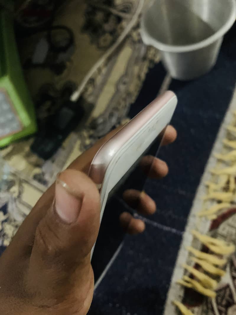 Apple iPhone 7 Plus 2