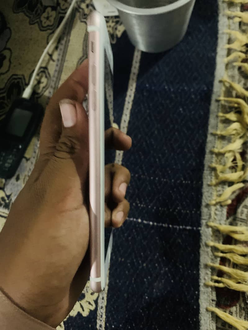 Apple iPhone 7 Plus 4