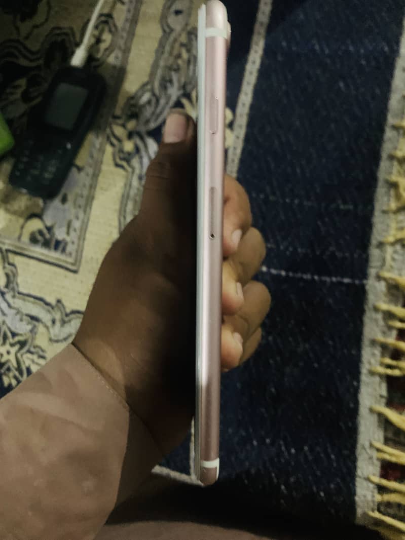 Apple iPhone 7 Plus 6