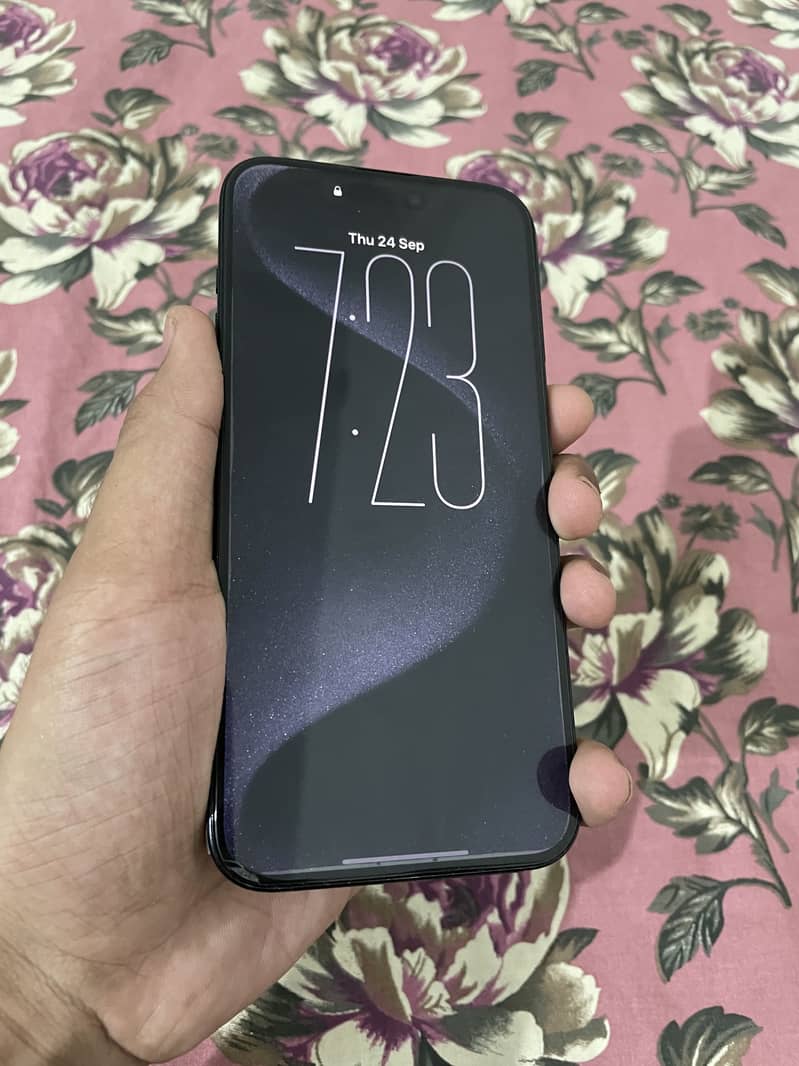 Apple iPhone 15 Pro Max 1