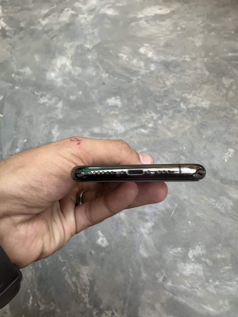 Apple iPhone 11 Pro 3