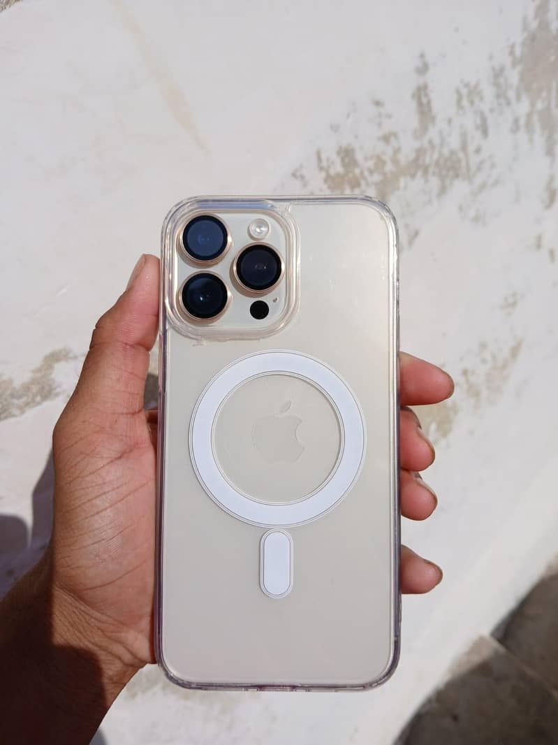 Apple iPhone 14 Pro Max 1